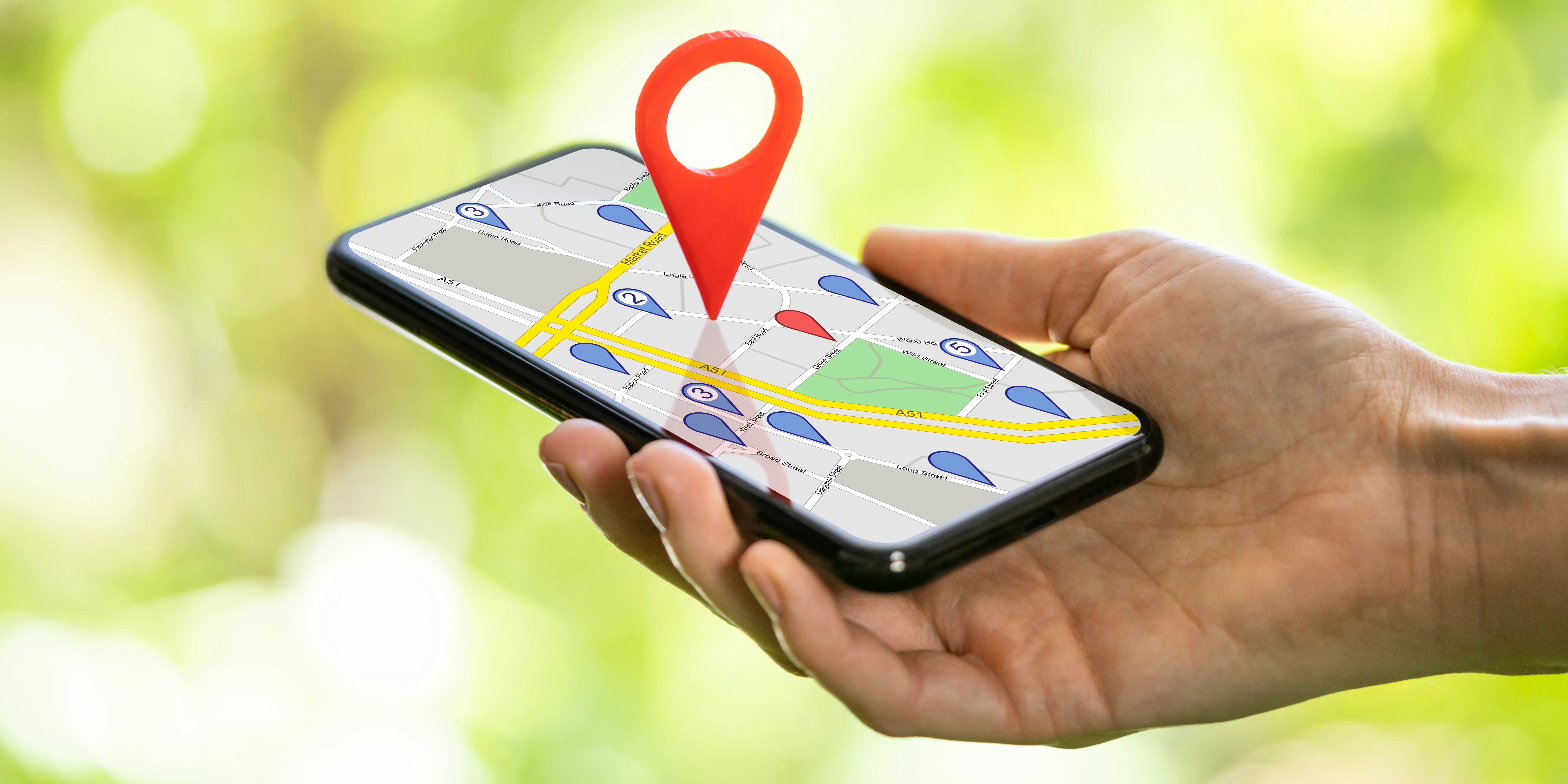 Búsqueda de escuelas, hospitales centros comerciales y parques en el smartphone para enriquecer tu vida en una comunidad activa