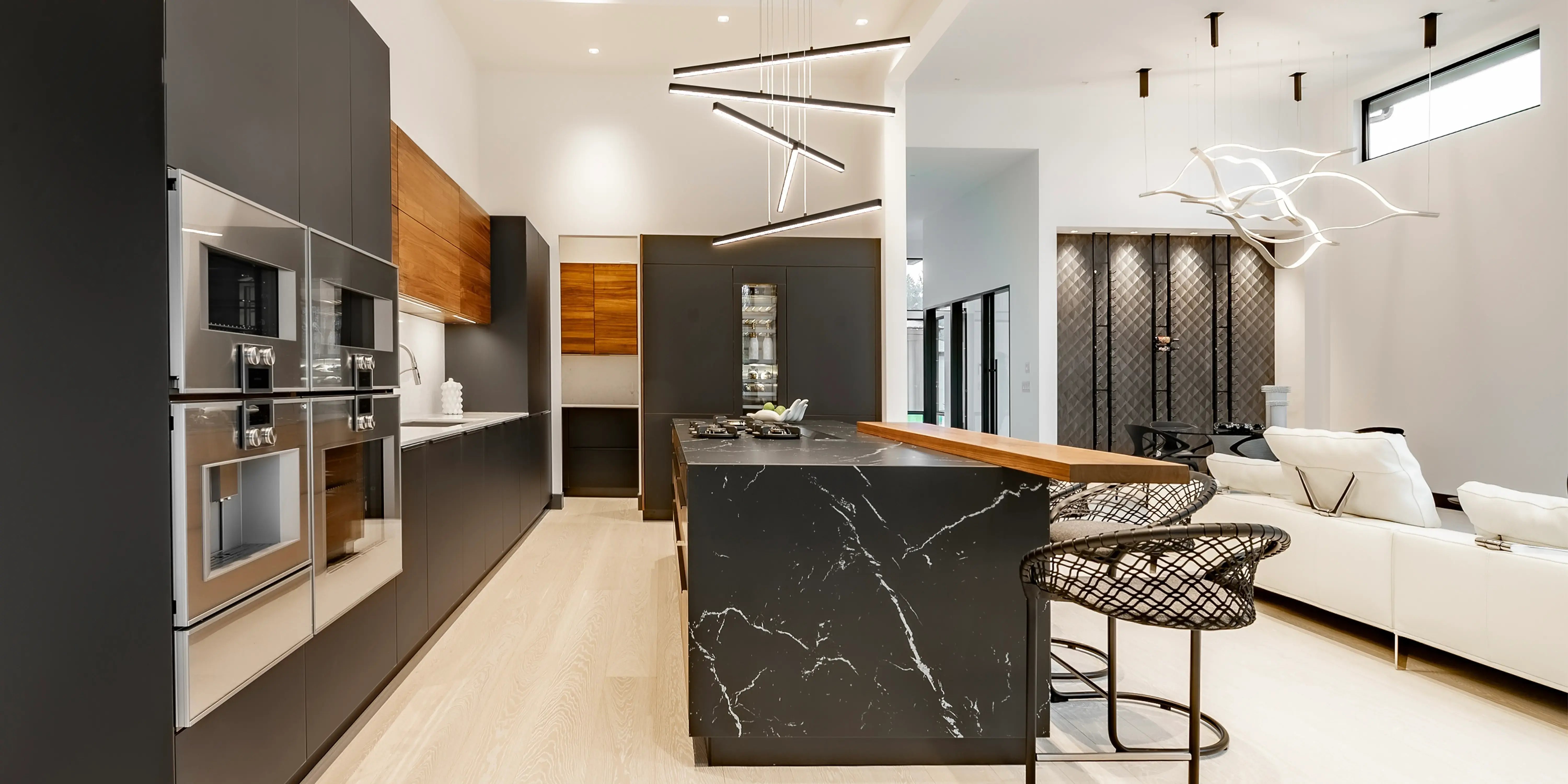 Cocina y sala de una casa de diseño minimalista
