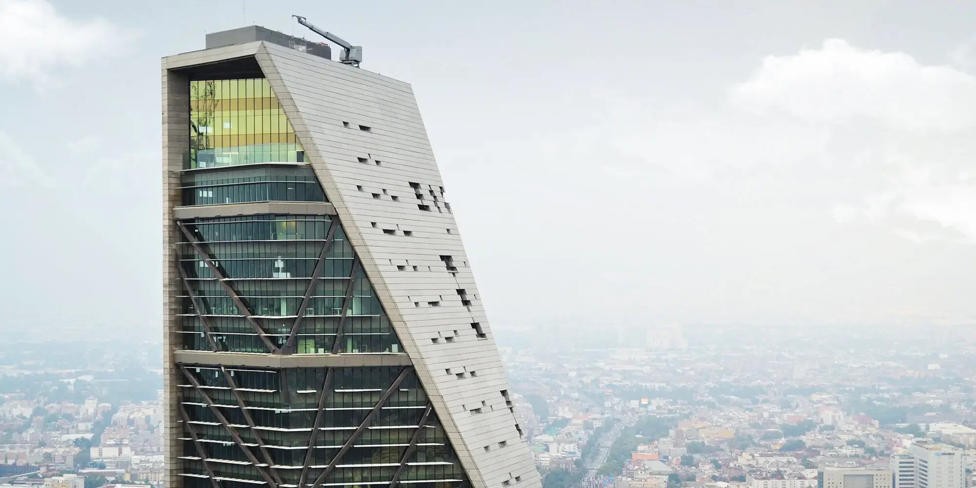 Fachada de la Torre Reforma de LBR&A Arquitectos. Obras arquitectónicas de México