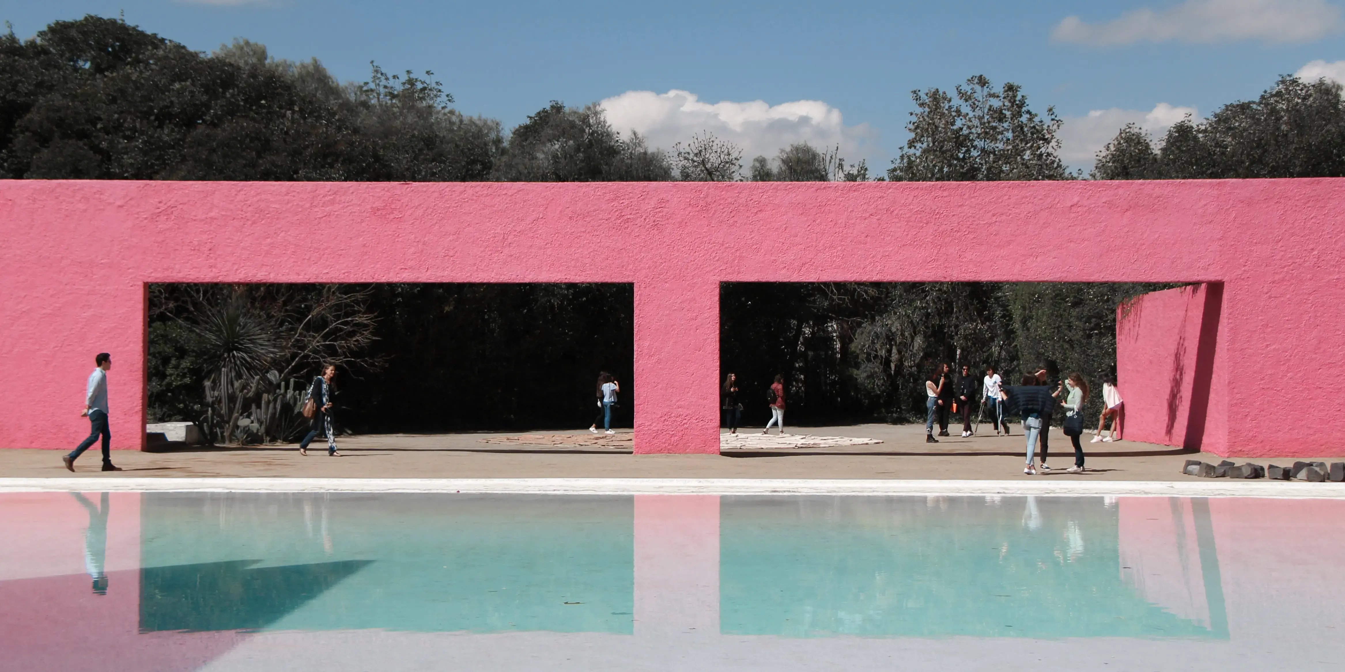 La cuadra San Cristóbal de Luis Barragán.